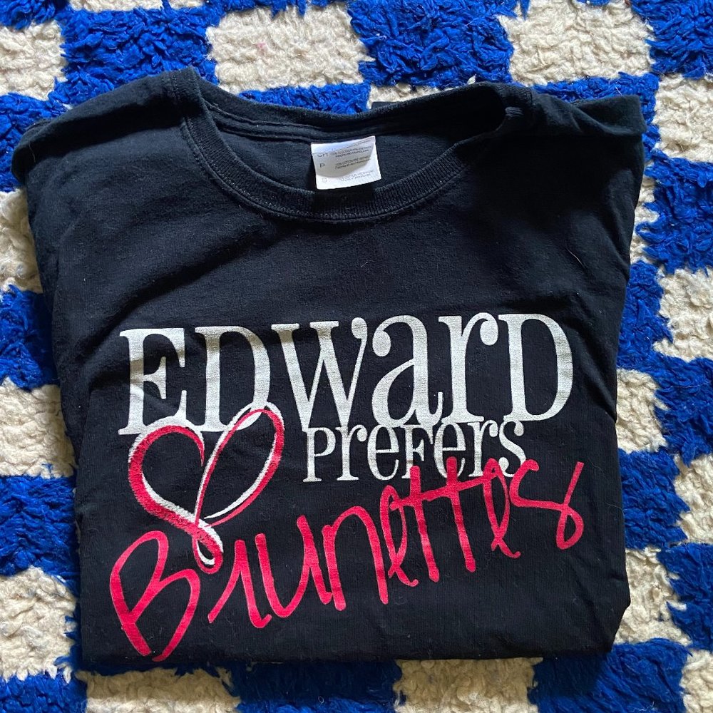 Twilight Y2K Team Edward Tshirt - Womens size S - "Edward perfers brunettes"